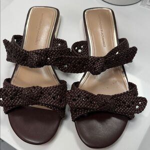 White House, Black market NWOT Elegant Brown Woven Sandals